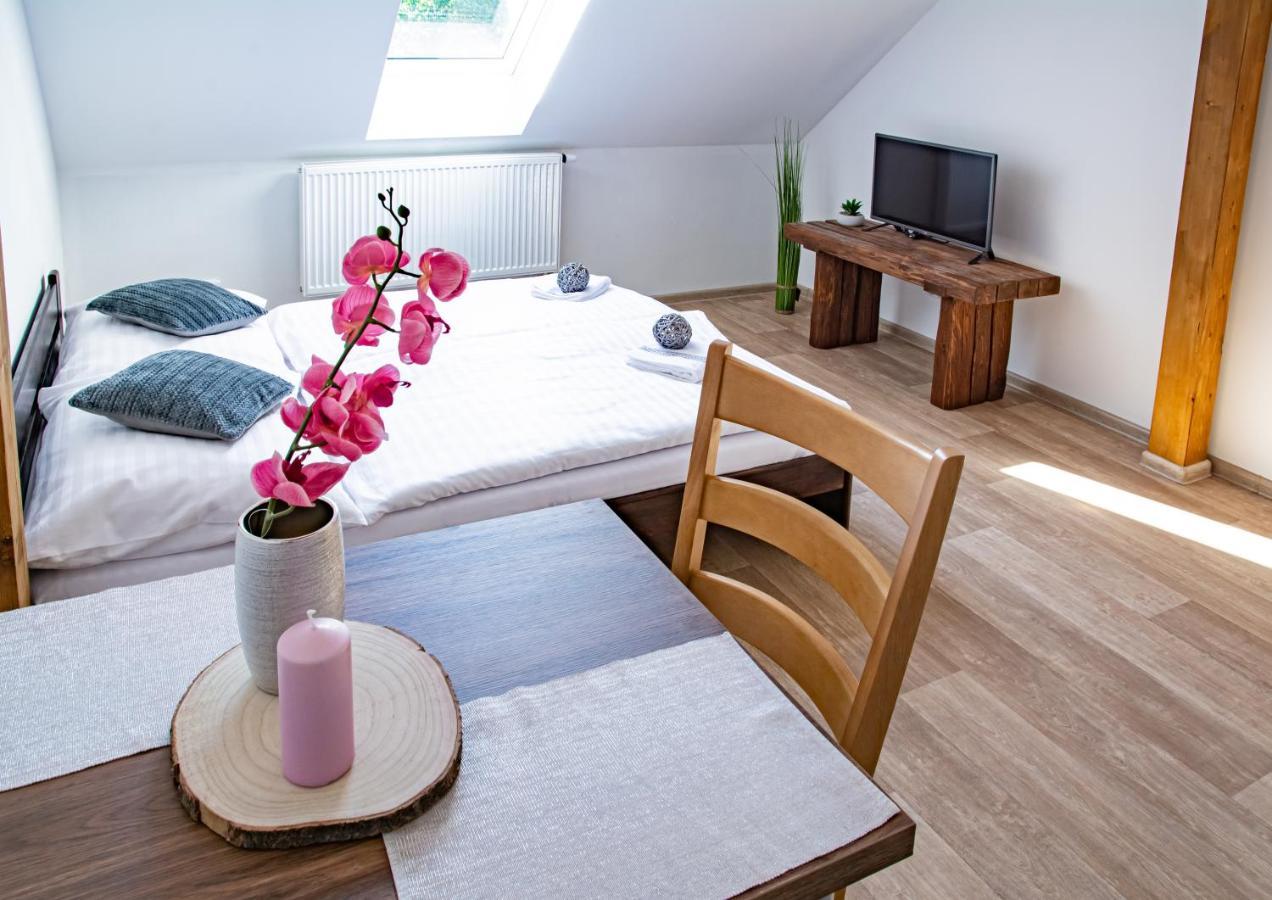 Apartmany Kurojedy Bor Екстериор снимка